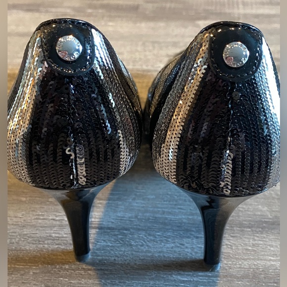New sz 9.5 Micheal Kors Black & Silver Striped Sequin Pumps Heels - Picture 10 of 13